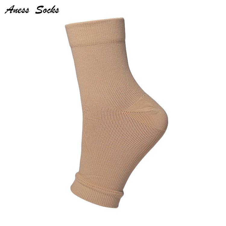 Summer Outdoor Compression Socks with Breathable Design